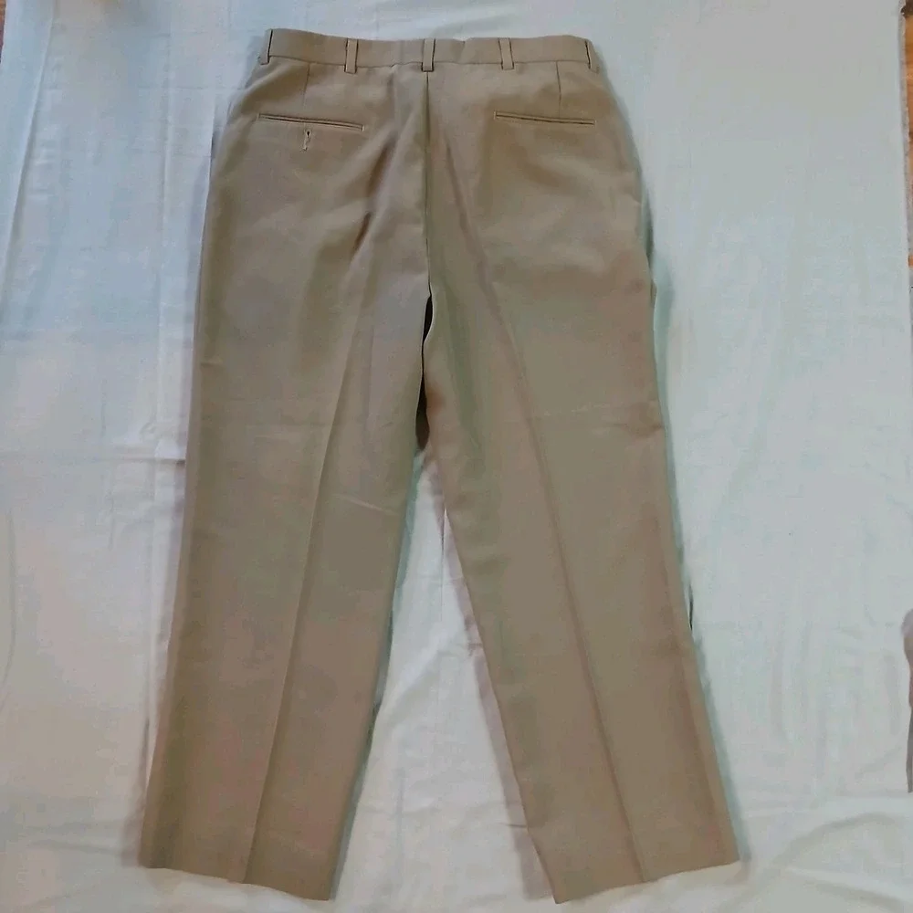 Haggar Dress Pants Gentleman's Fit Khaki Pleated 36x30 Polyester Wool Blend - Picture 10 of 10